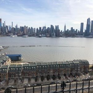 Meet your Posher, Julio